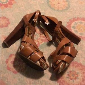 BCBG Girls generation Pumps